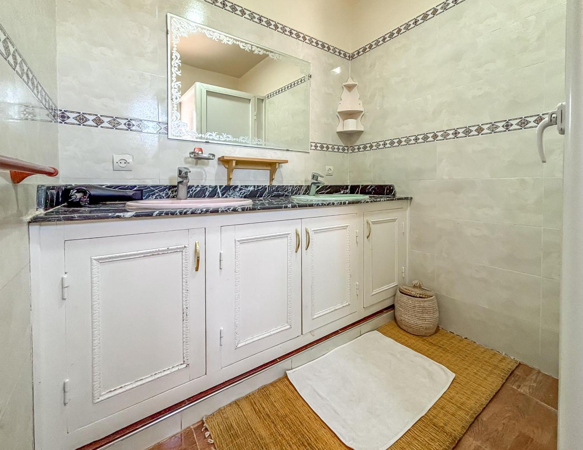 Bed and Breakfast Le Bleu House Sidi Abdallah Ghiat Exterior foto